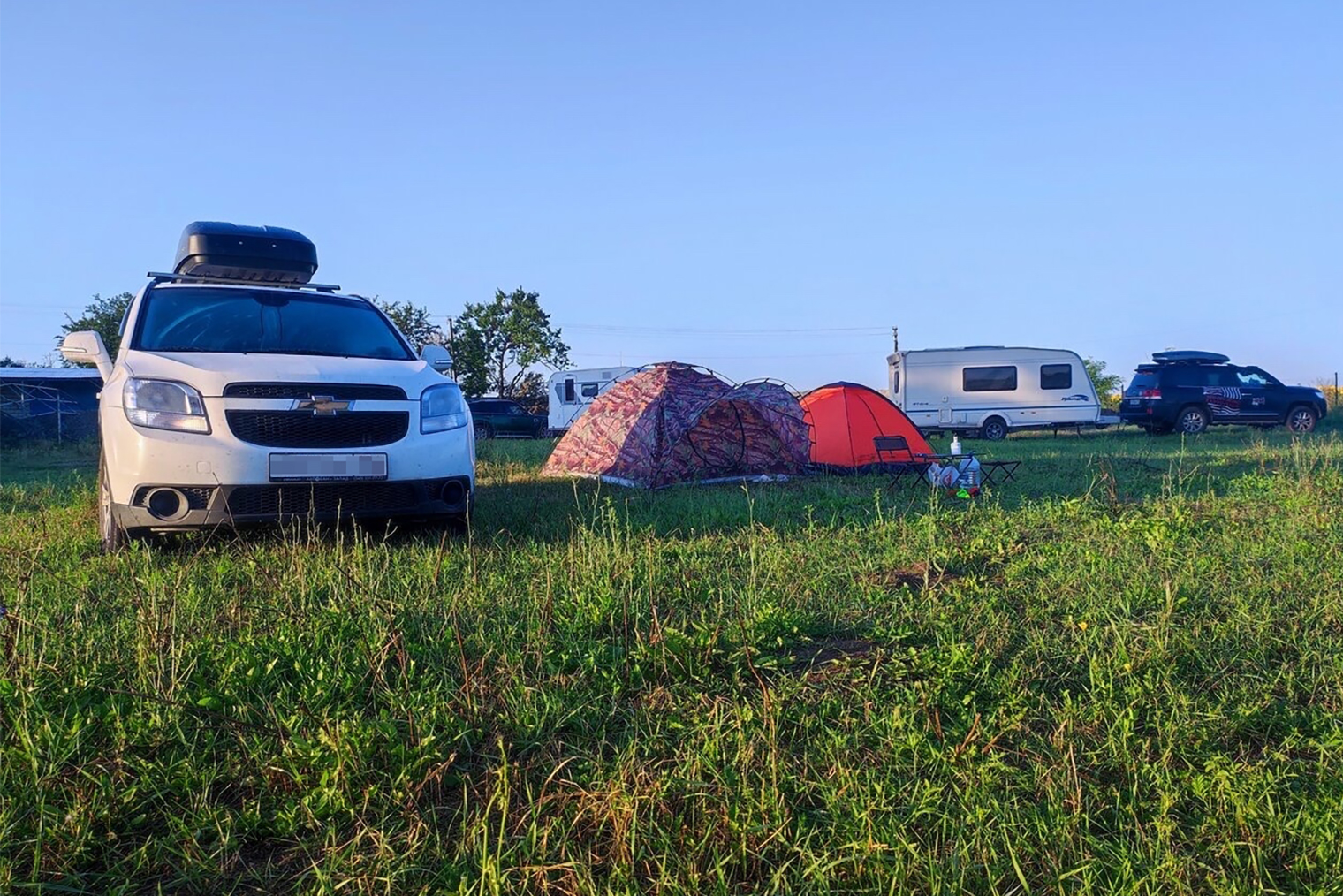 Территория одного из кемпингов в Краснодарском крае. © Сообщество во «Вконтакте»