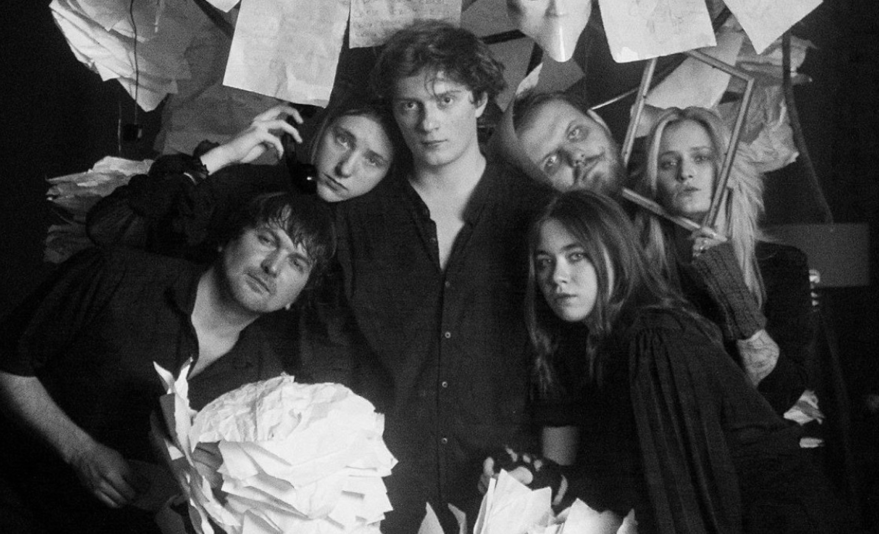 Бонд с кнопкой