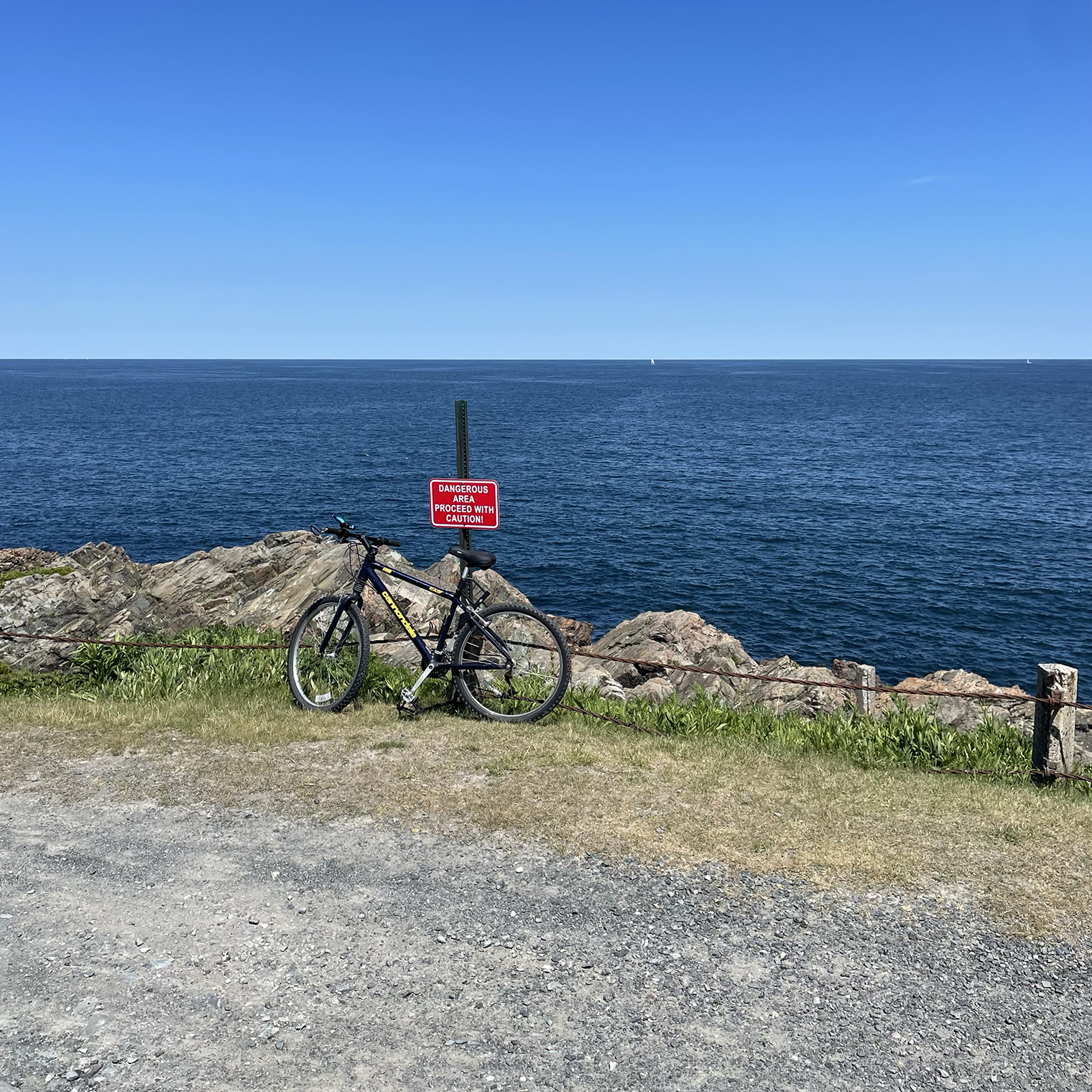 На велосипеде в Бостоне можно добраться куда угодно. Это еще одна точка обзора на океан в городе Наханте — он находится примерно в 20 километрах