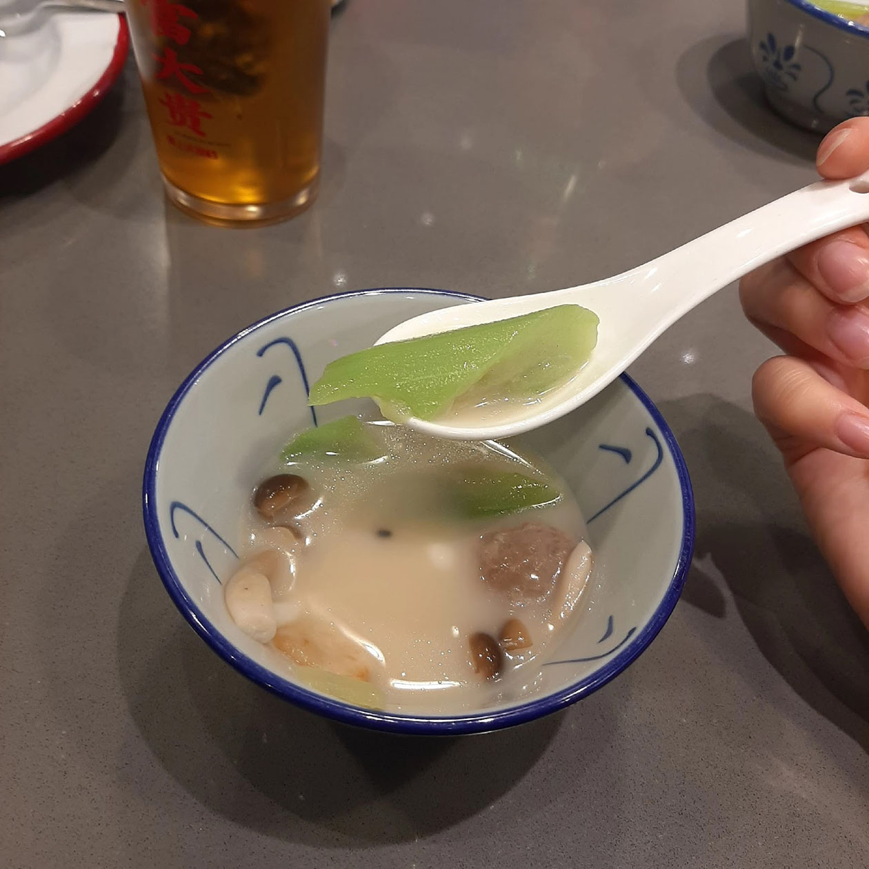Моя подруга нашла еще одну альтернативу острым блюдам Сычуани — грибной суп со сливками