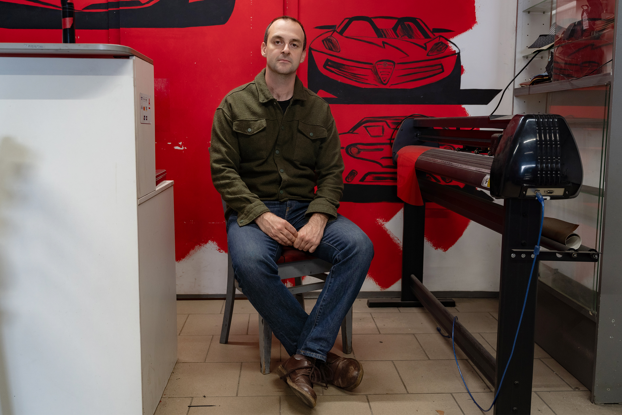 Как-то повредили ручку на старой машине. Думал, найду пластик за 1 000 ₽, а оказалось, дешевле 500 € его нет