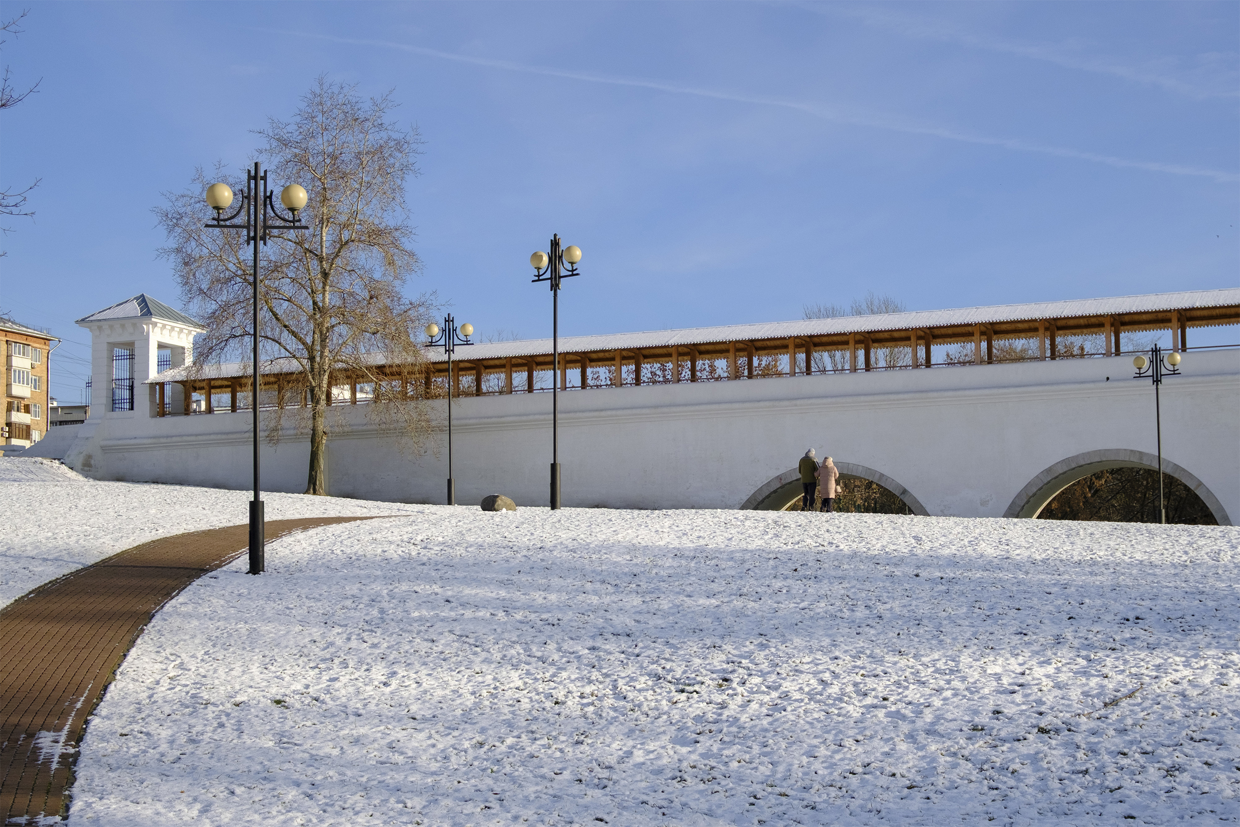 Ростокинский акведук невозможно пропустить. Длина — 356 м, он прекрасно виден всем, кто проезжает Ростокино по проспекту Мира