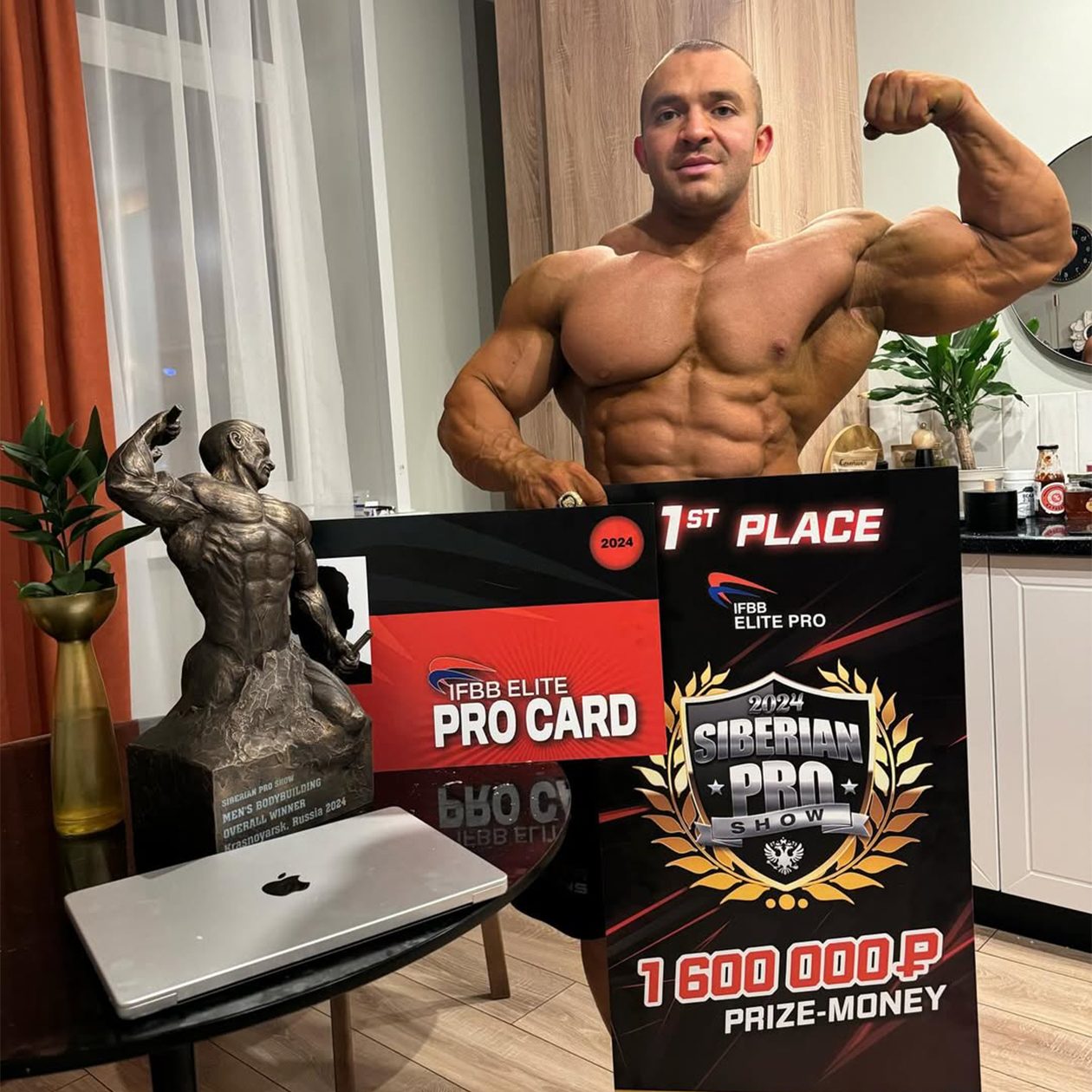 Артур Шарафисламов стал абсолютным чемпионом Siberian Pro Show 2024 среди профессионалов. Спортсмен получил 1 600 000 ₽, золотой перстень и про-карту. Источник: соцсети спортсмена