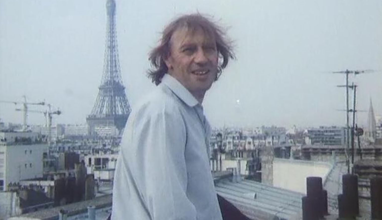 Часть фильма действительно снимали в Париже, а именно — в районе церкви Сен-Медар. Кадр: «Парадиз»