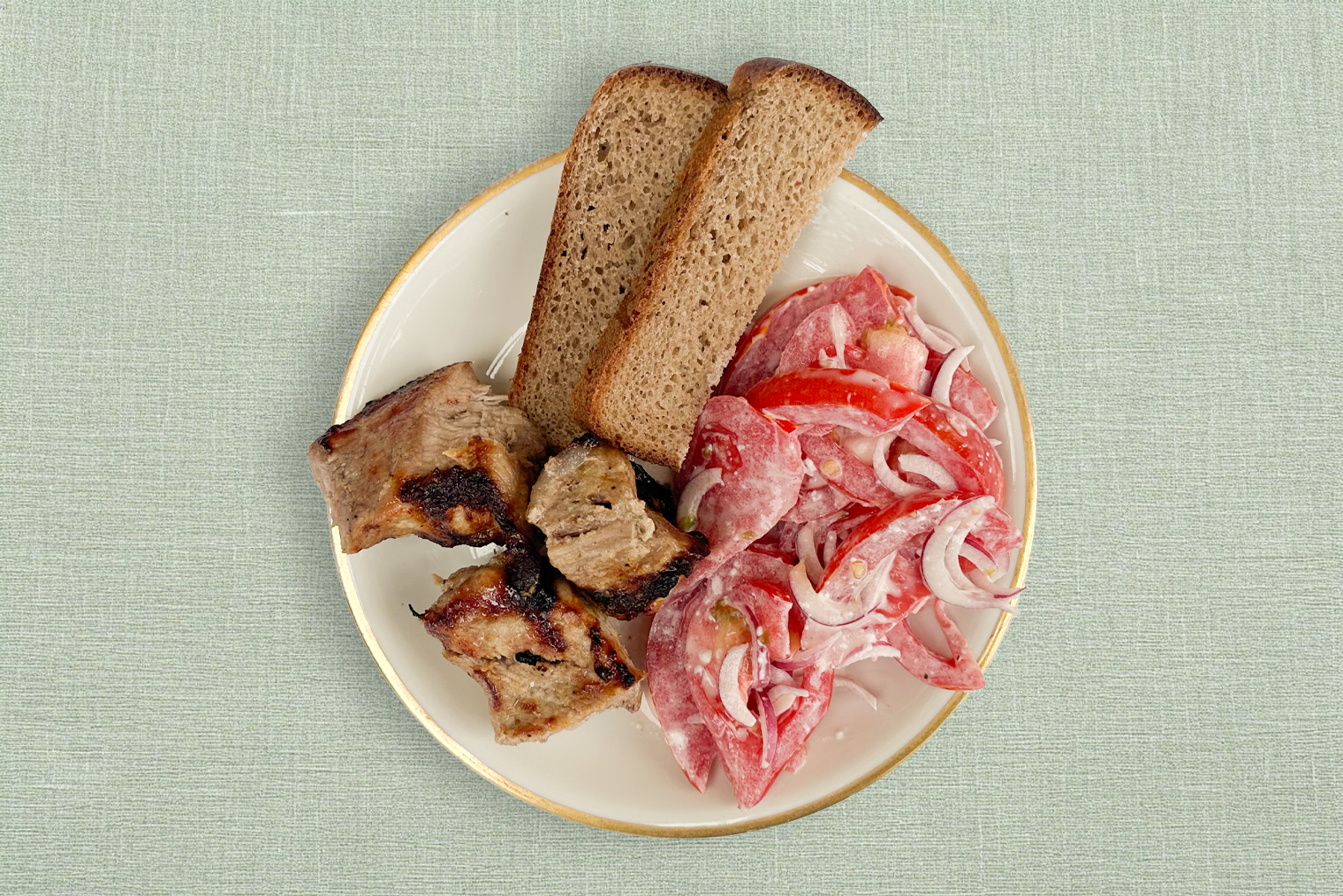 Мясо было нежирным и без масла. Хоть у меня и нет прямой ассоциации с гарвардской тарелкой, разделение здесь все же правильное