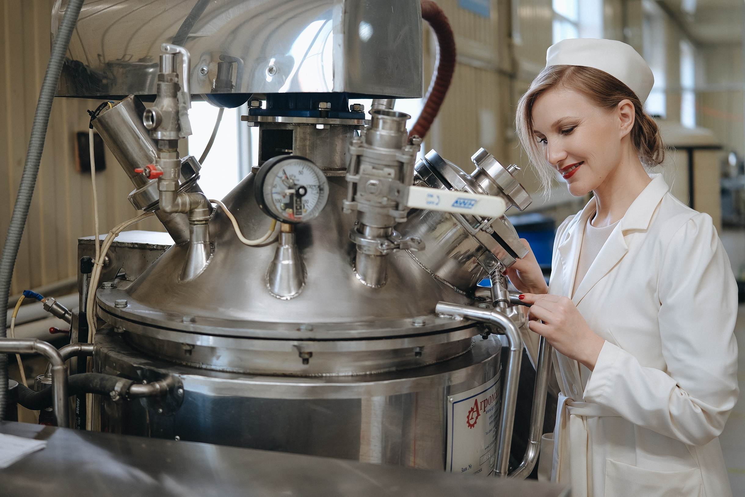 В 2022 году, когда ушли иностранные бренды, крупные сети стали охотнее сотрудничать с российскими производителями