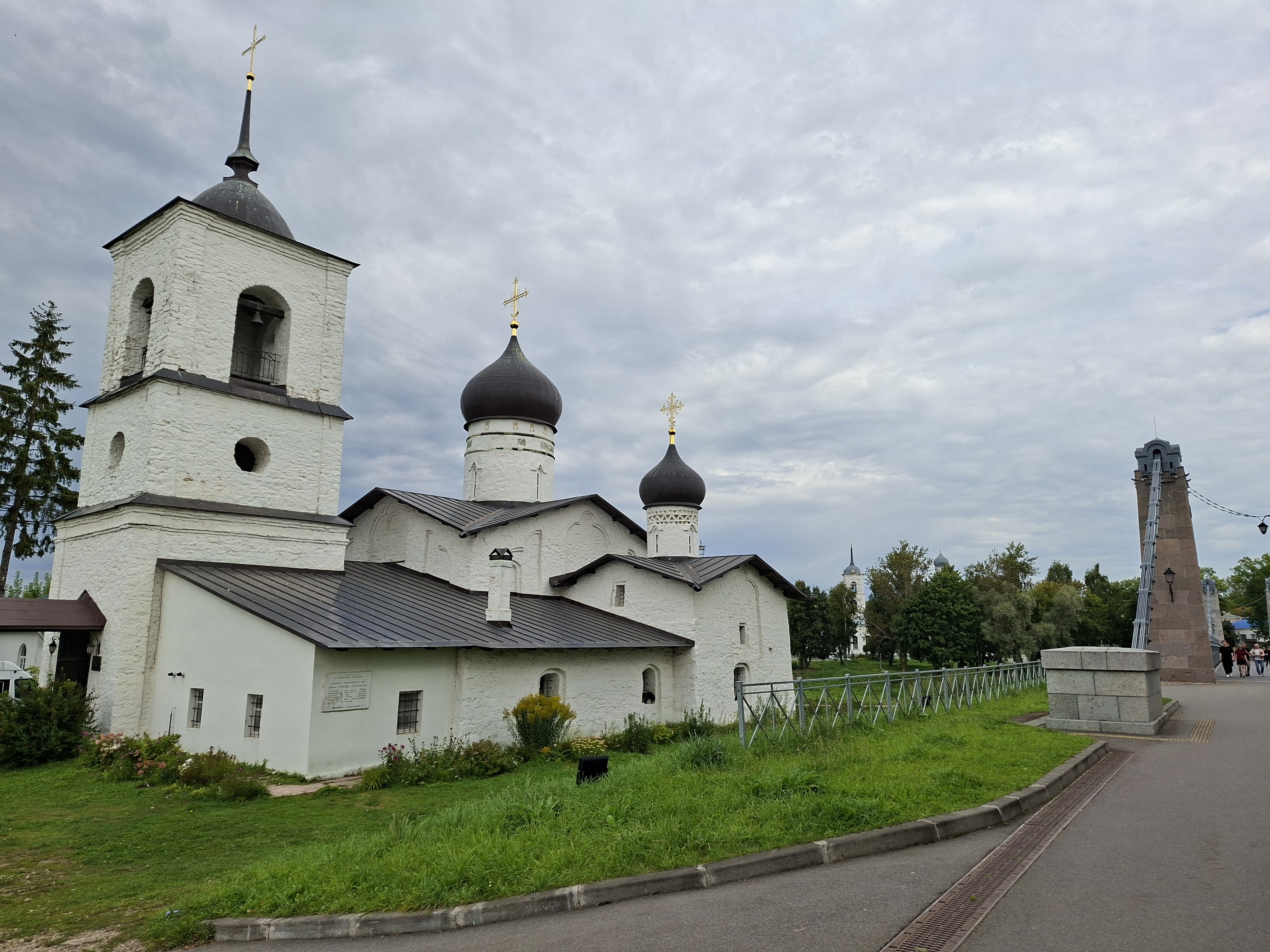 Церковь Николая Чудотворца, находится на территории бывшей островной крепости
