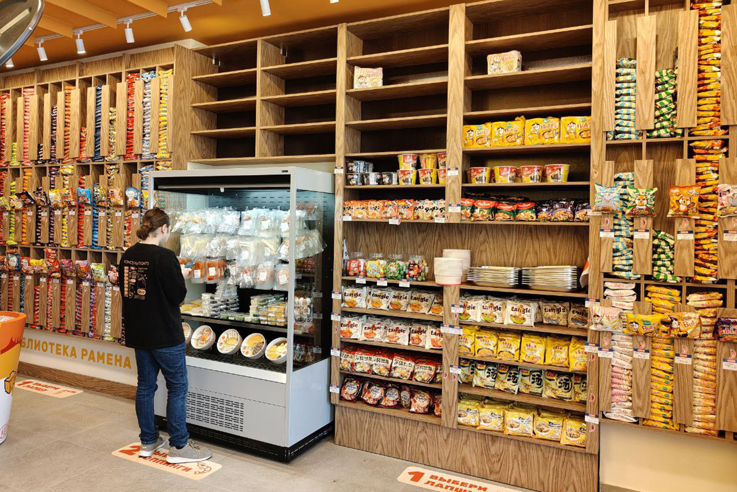В корейской лапшичной Kono большой выбор лапши и топингов. © Наталья Шахворостова