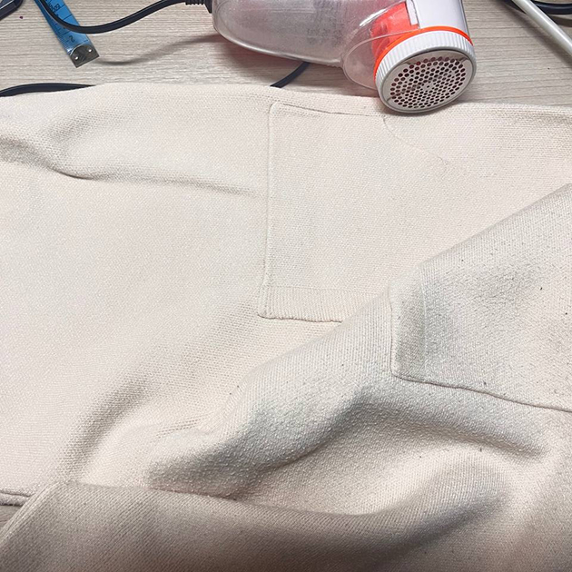 Почистила от катышков брюки для дочки