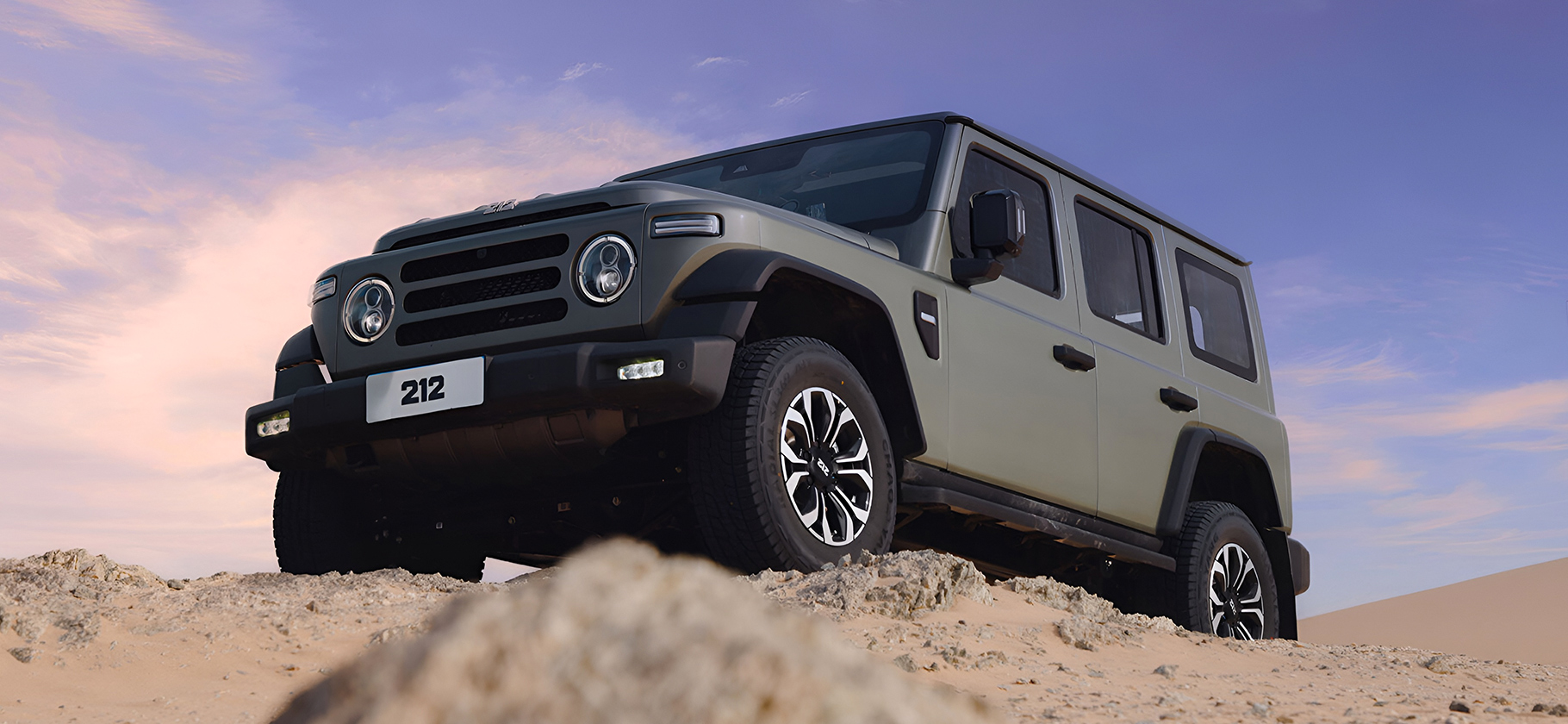 Дистрибьютор начал офици­альные про­дажи внедо­рожника 212 T01 — от 4,4 млн рублей