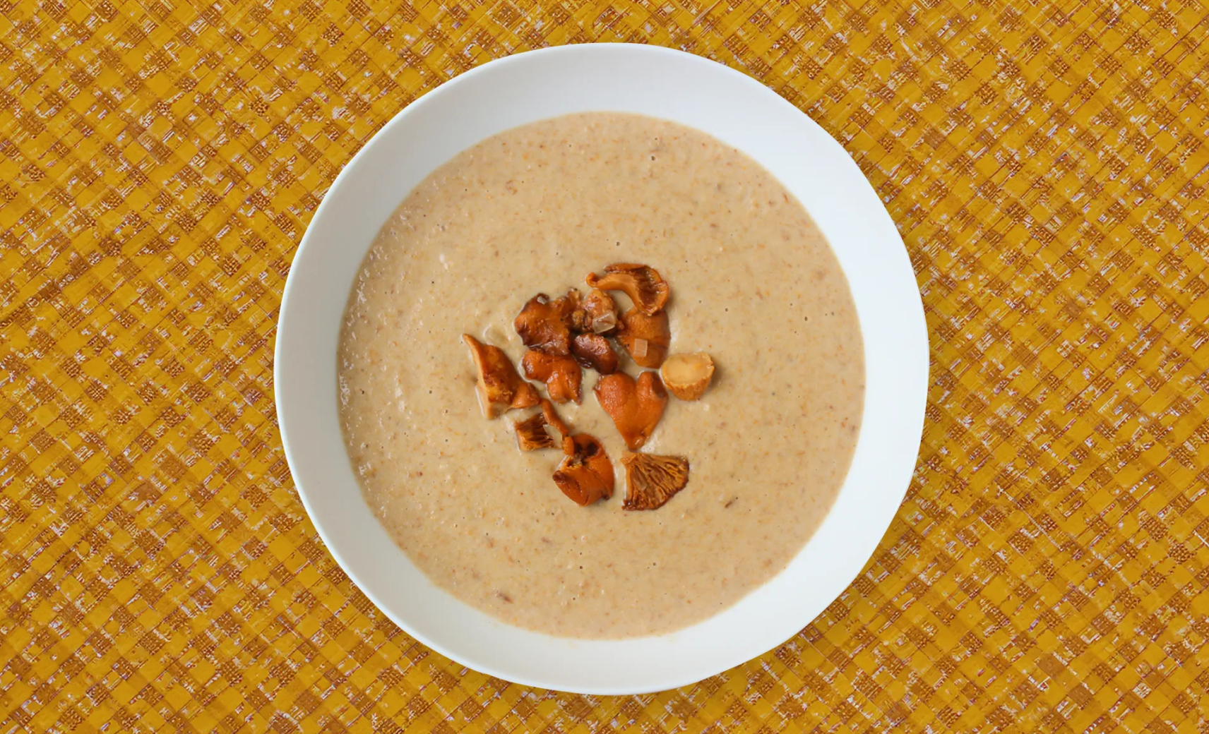 Суп с лисичками и плавленым сыром