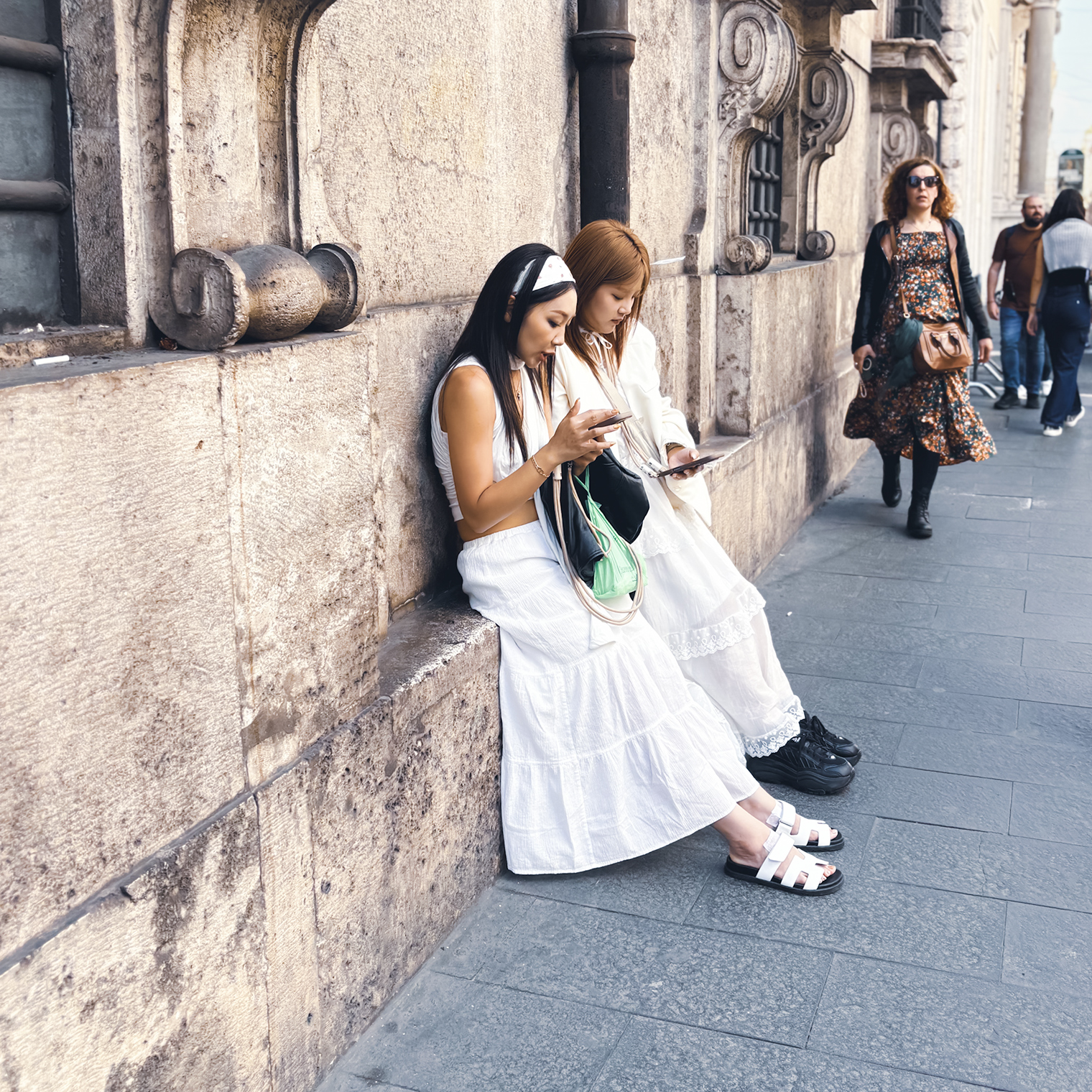 Туристки выкладывали в «Инстаграм»* впечатления от города