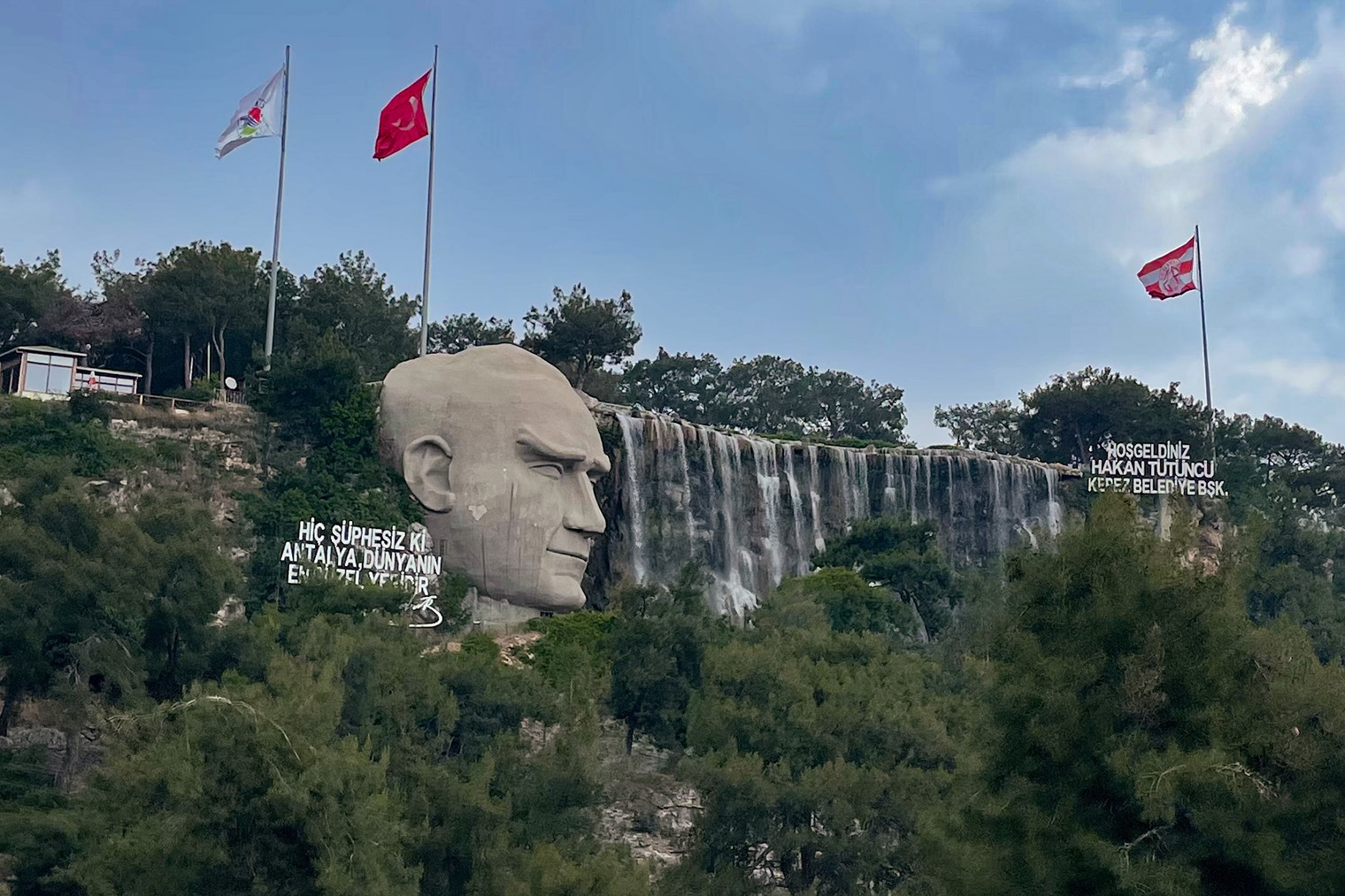 Высота памятника Ататюрку — 35 метров. Источник: commons.wikimedia.org