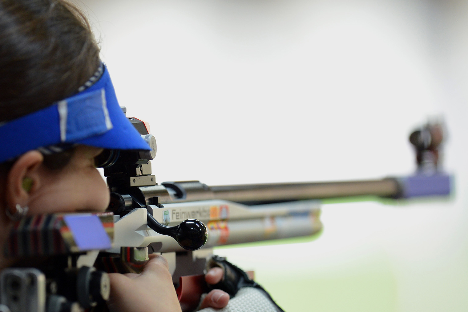 Барбара Энгледер из сборной Германии во время стрельбы из винтовки. Фотография: Lars Baron / Getty Images