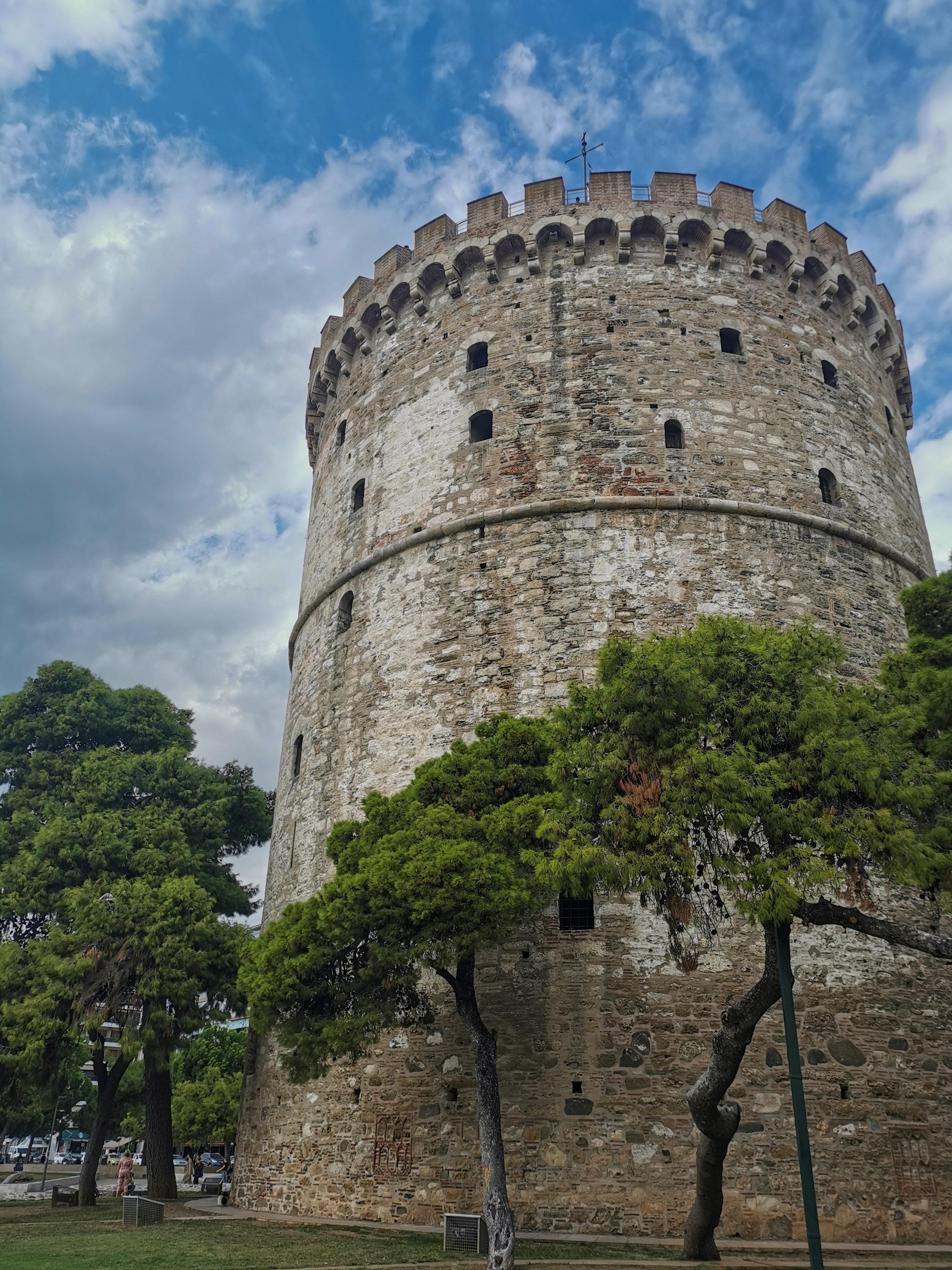 Белая башня — главная достопримечательность Салоников
