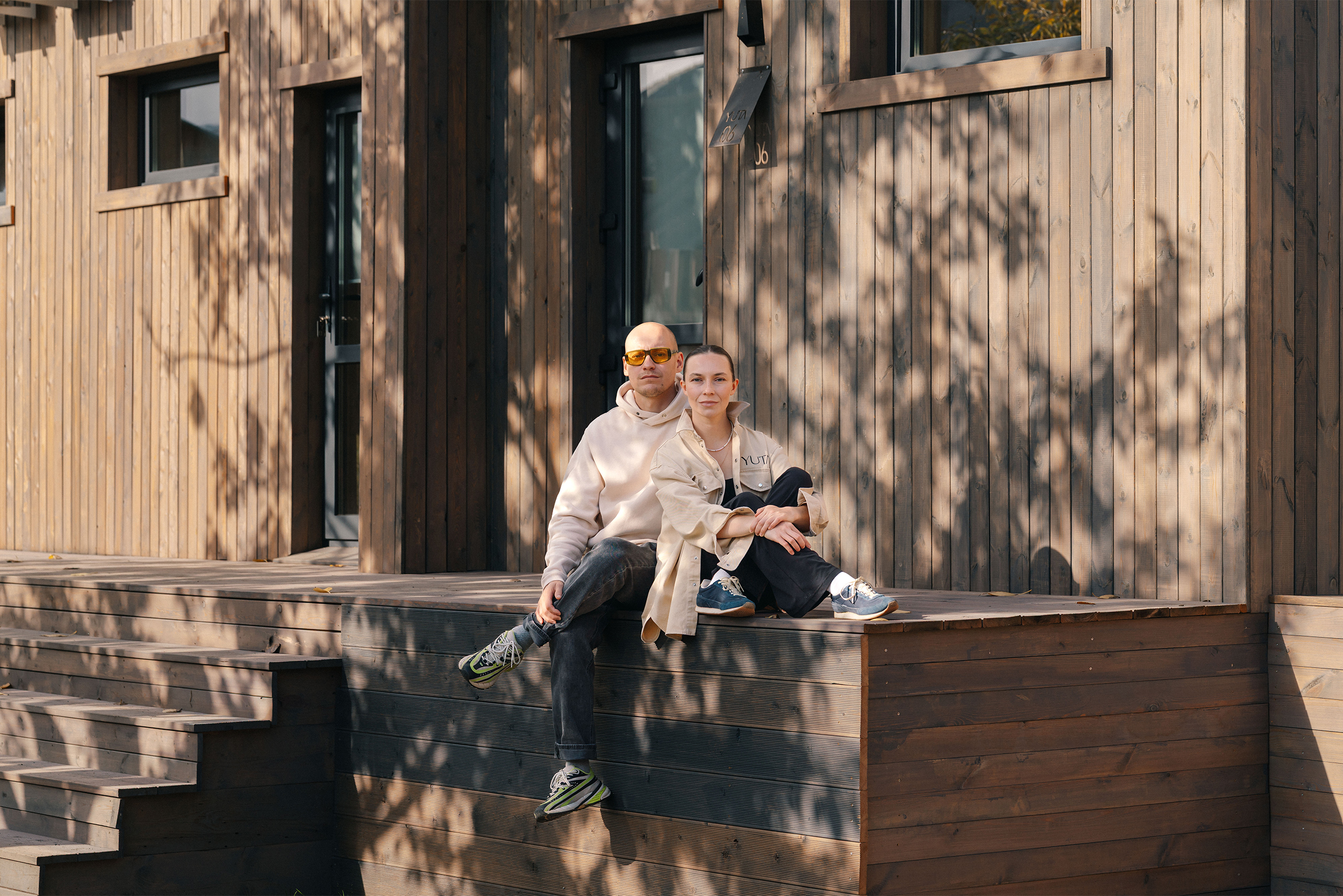 Но за месяц до открытия у нас не было ни одного готового номера