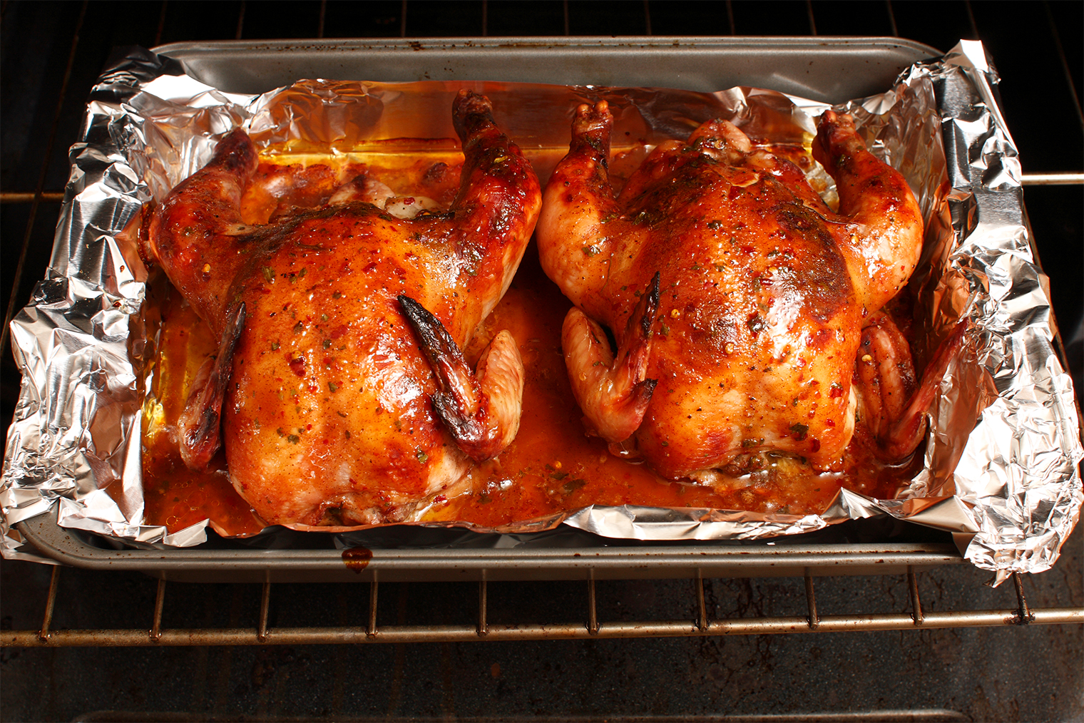 Бройлинг поможет добиться идеальной золотистой корочки. Фотография: pkripper503 / iStock