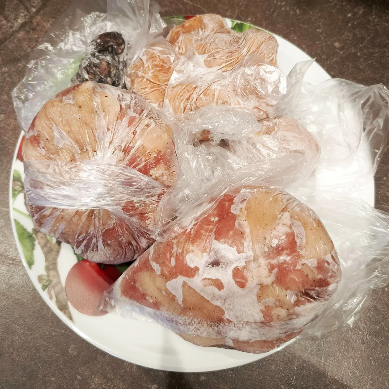 Достаю мясо из морозилки