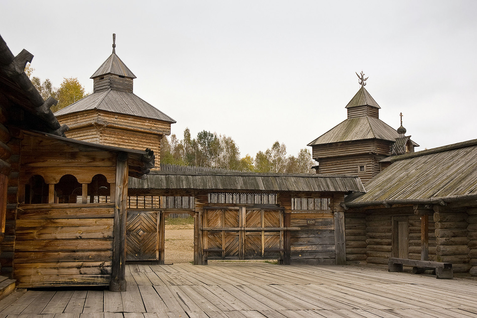 Деревянные постройки из Илимска. © talci-irkutsk.ru