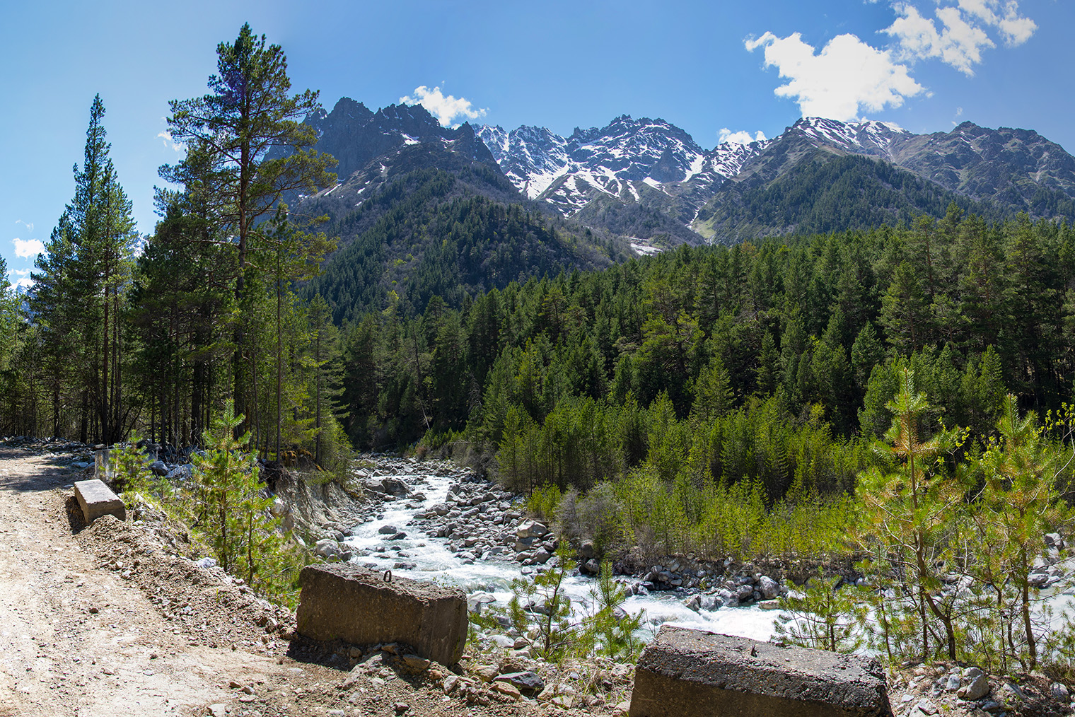 Ущелье Адыр-Су. Фотография: Tamara Ulb / Shutterstock / FOTODOM