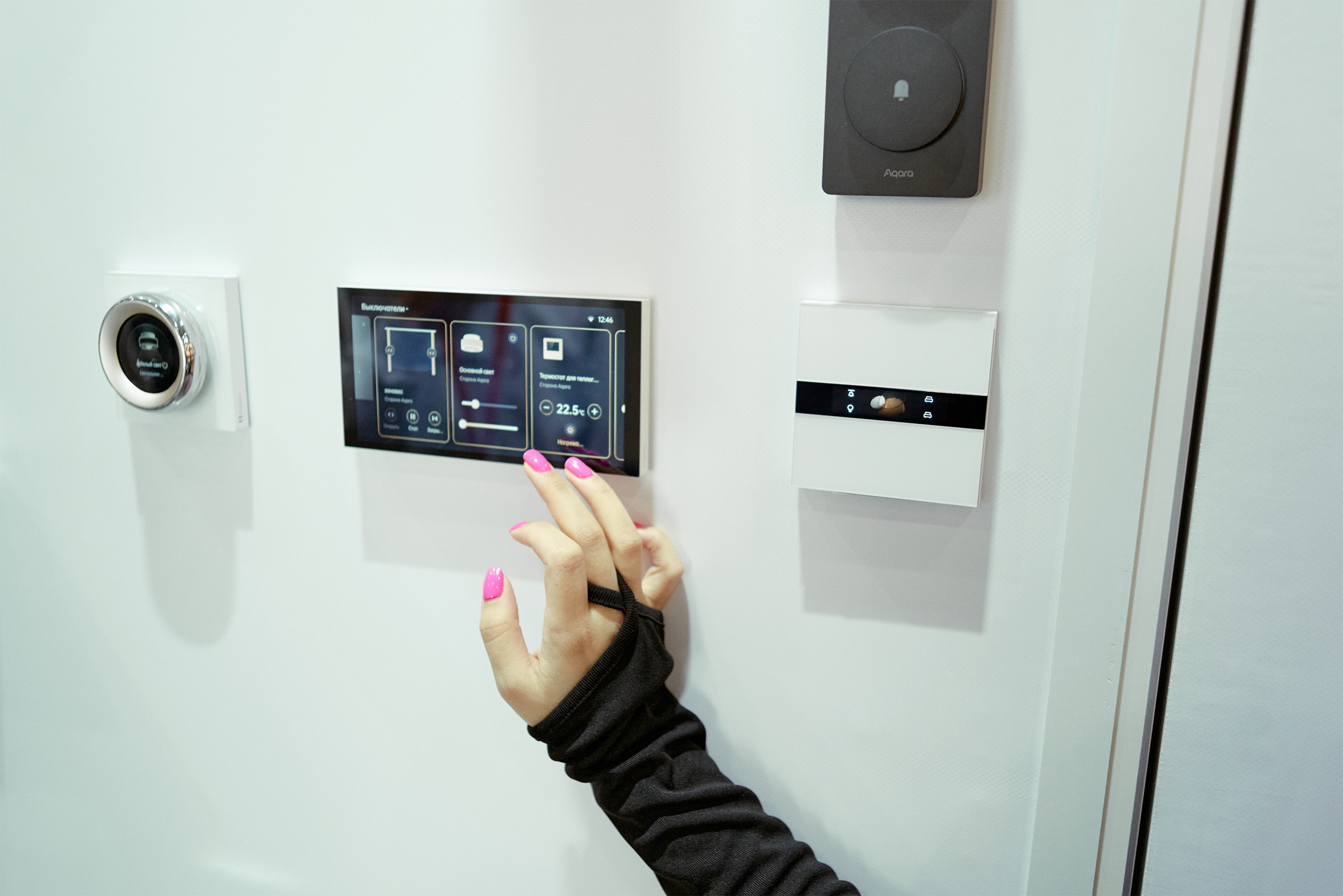 Всеми умными устройствами можно управлять с телефона или с одной панели