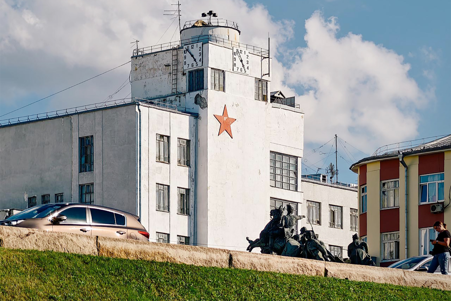 Дом Красной Армии имени Климента Ворошилова 1932 года постройки — образец советского конструктивизма