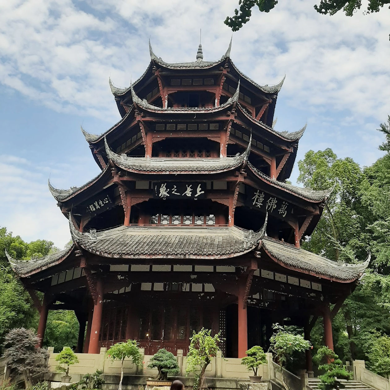 Соломенный дом китайского поэта Ду Фу