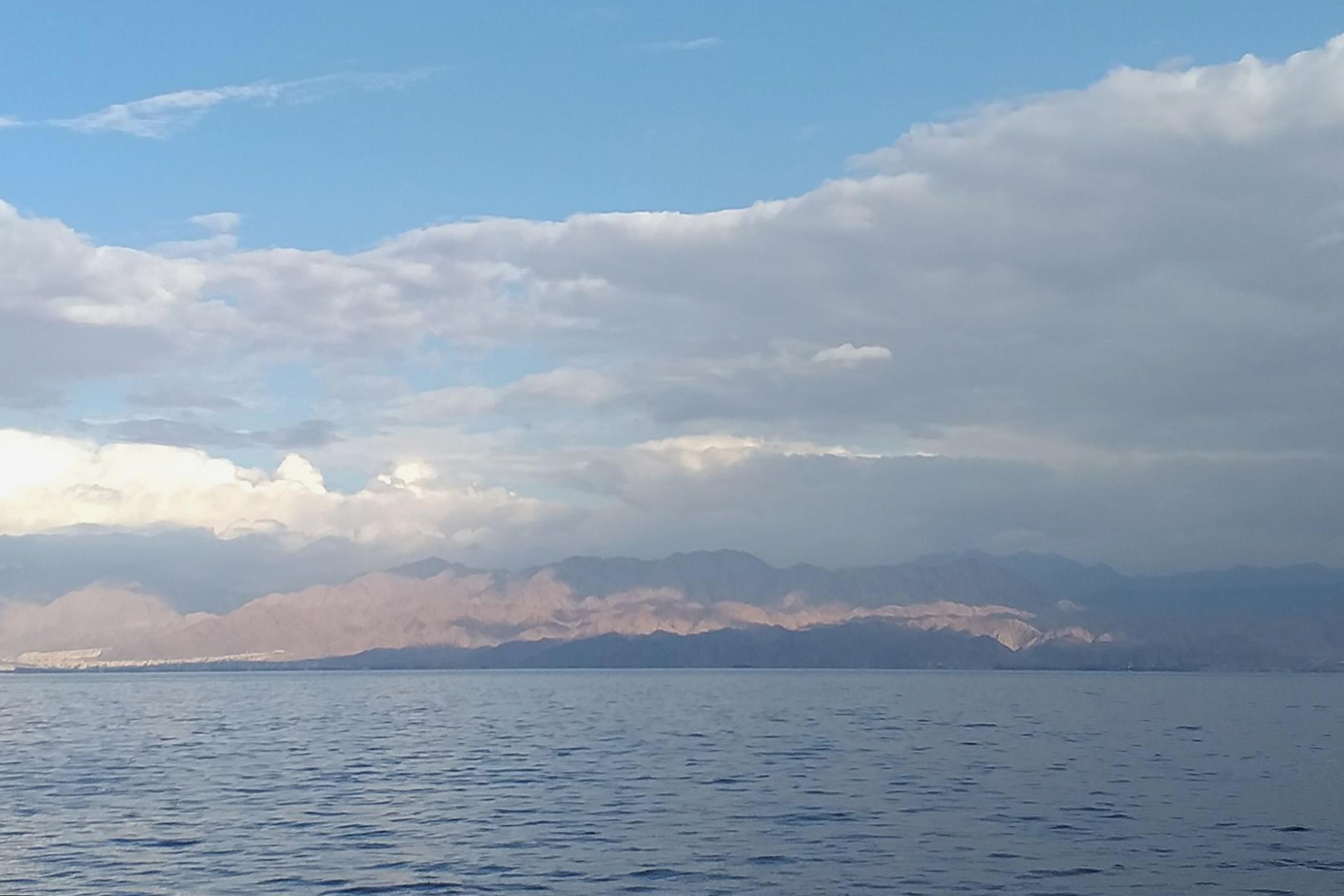 Такое море в затишье после бури