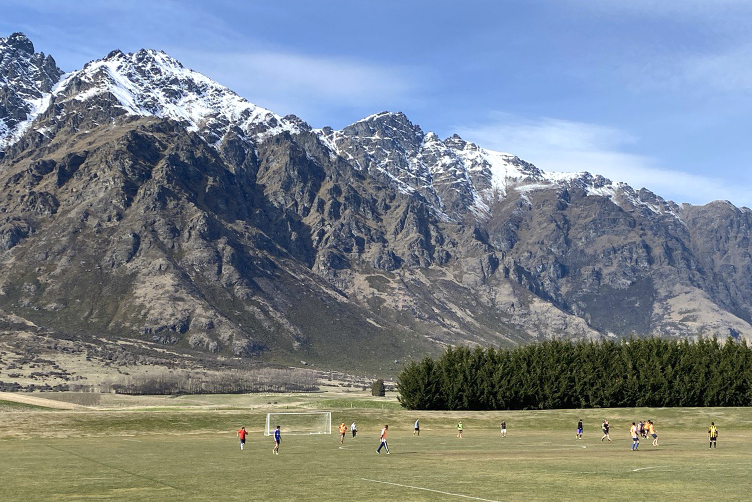 Снег в горах Ремаркаблс выпадает будто бы только для красоты, а не для неудобств