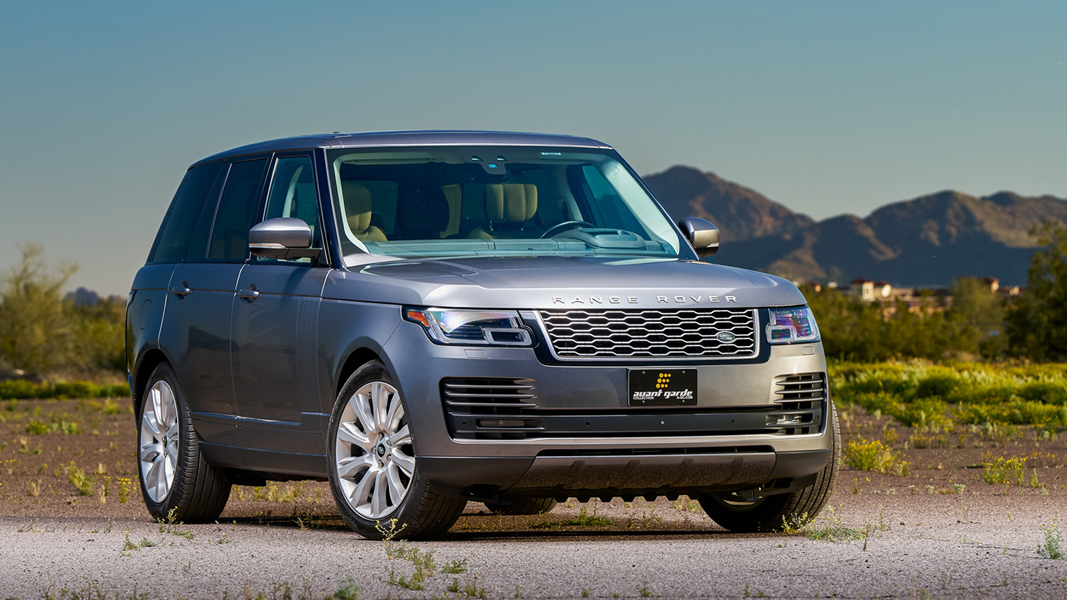 Range Rover L405 считают кроссовером, но у него постоянный полный привод с понижающей передачей — как у полноценного внедорожника. © JoshBryan / Shutterstock / FOTODOM