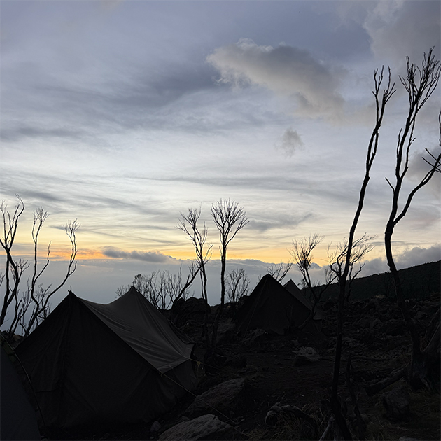 Такой пейзаж ждал нас в последнем лагере
