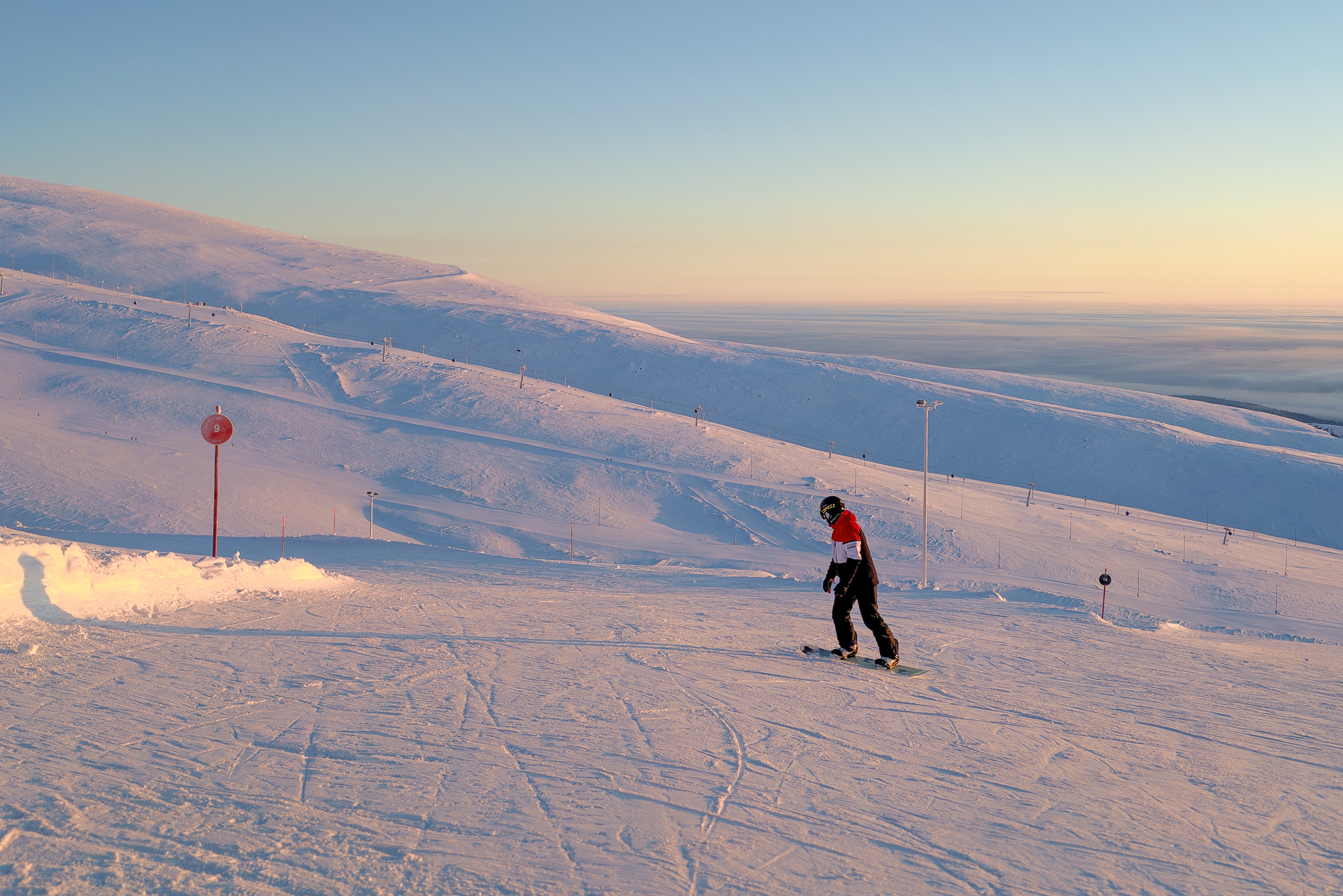Любимый муж служил мишенью для фото
