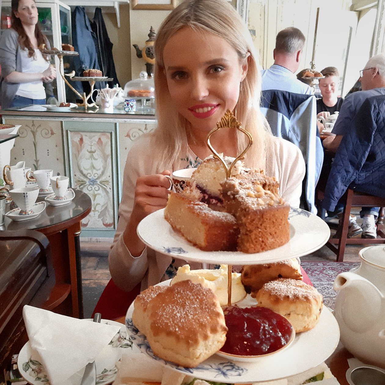 Afternoon Tea в Candella Tea Room, Кенсингтон, Лондон