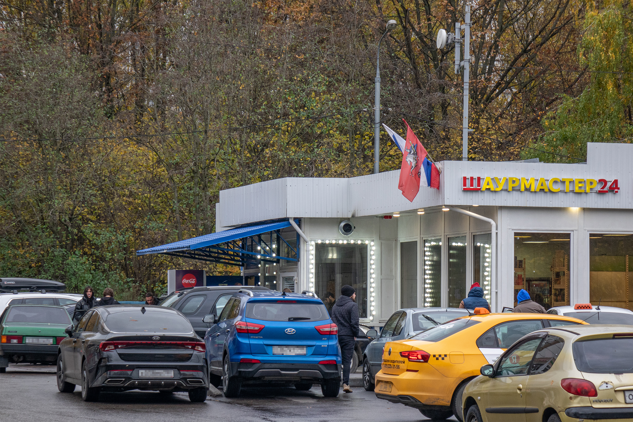 У «Шаурмастера» всегда очереди