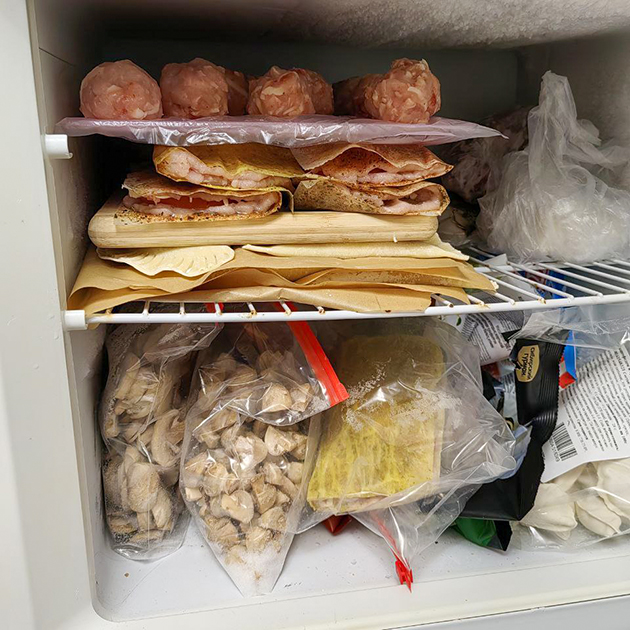 Пополнили запасы заготовок в морозилке