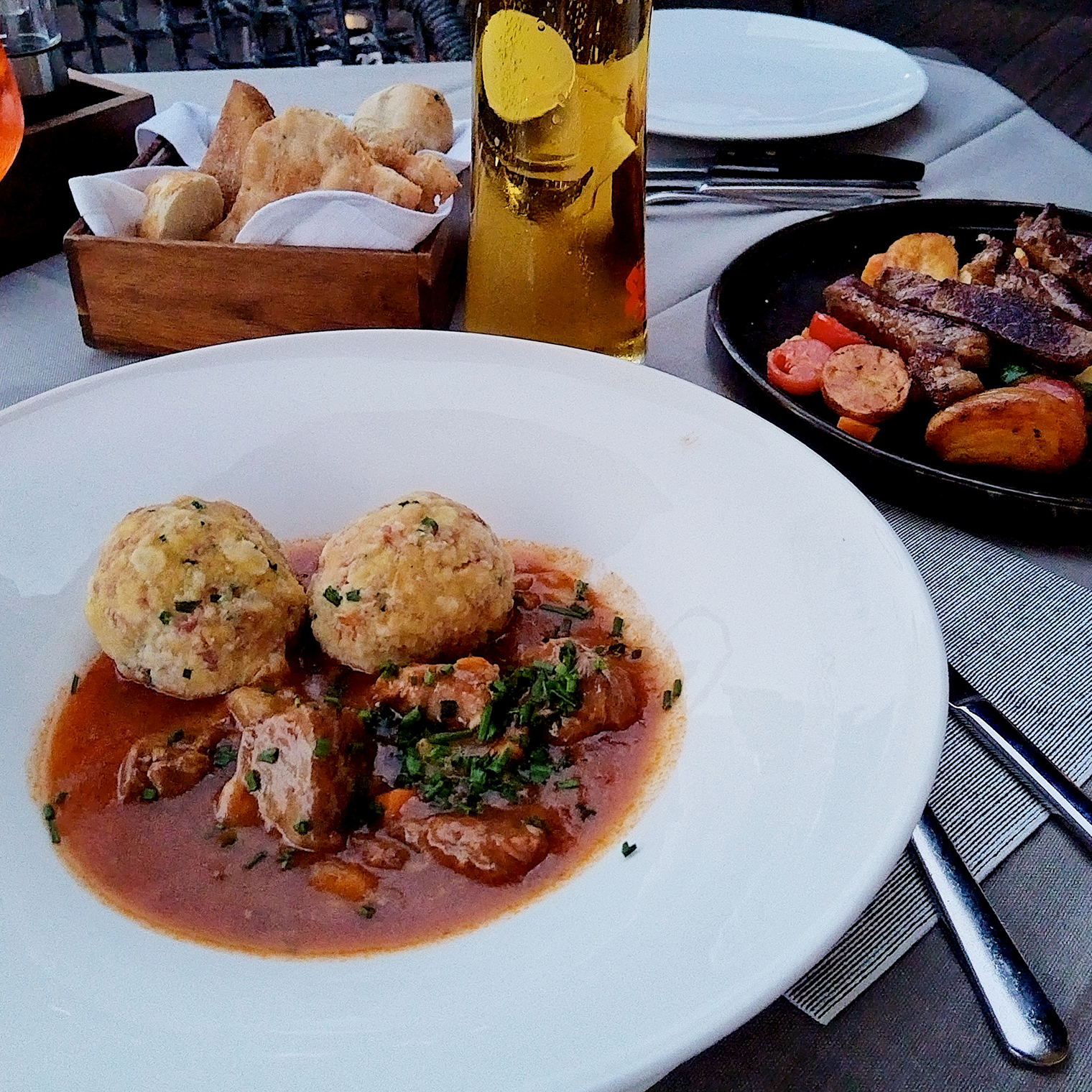 Наш ужин в ресторане Hans Pizzeria Restaurant в городе Доббиако