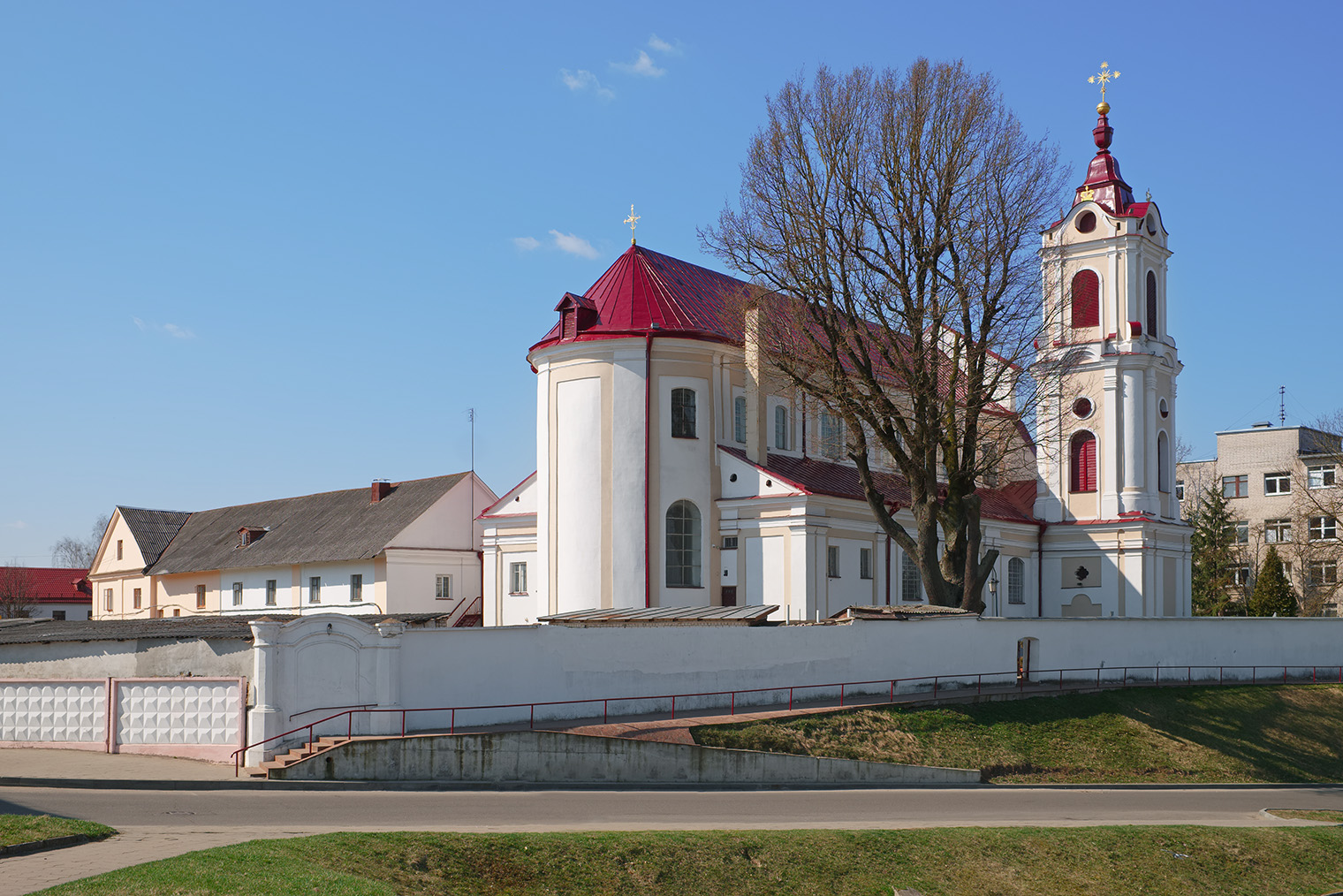 Снаружи храм выглядит лаконично. © LN team / Shutterstock / FOTODOM