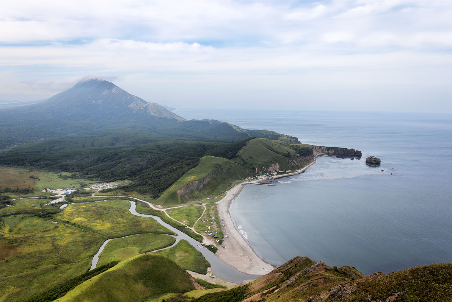 Тихая бухта. Фотография: Sergey Belyshev / Shutterstock / FOTODOM