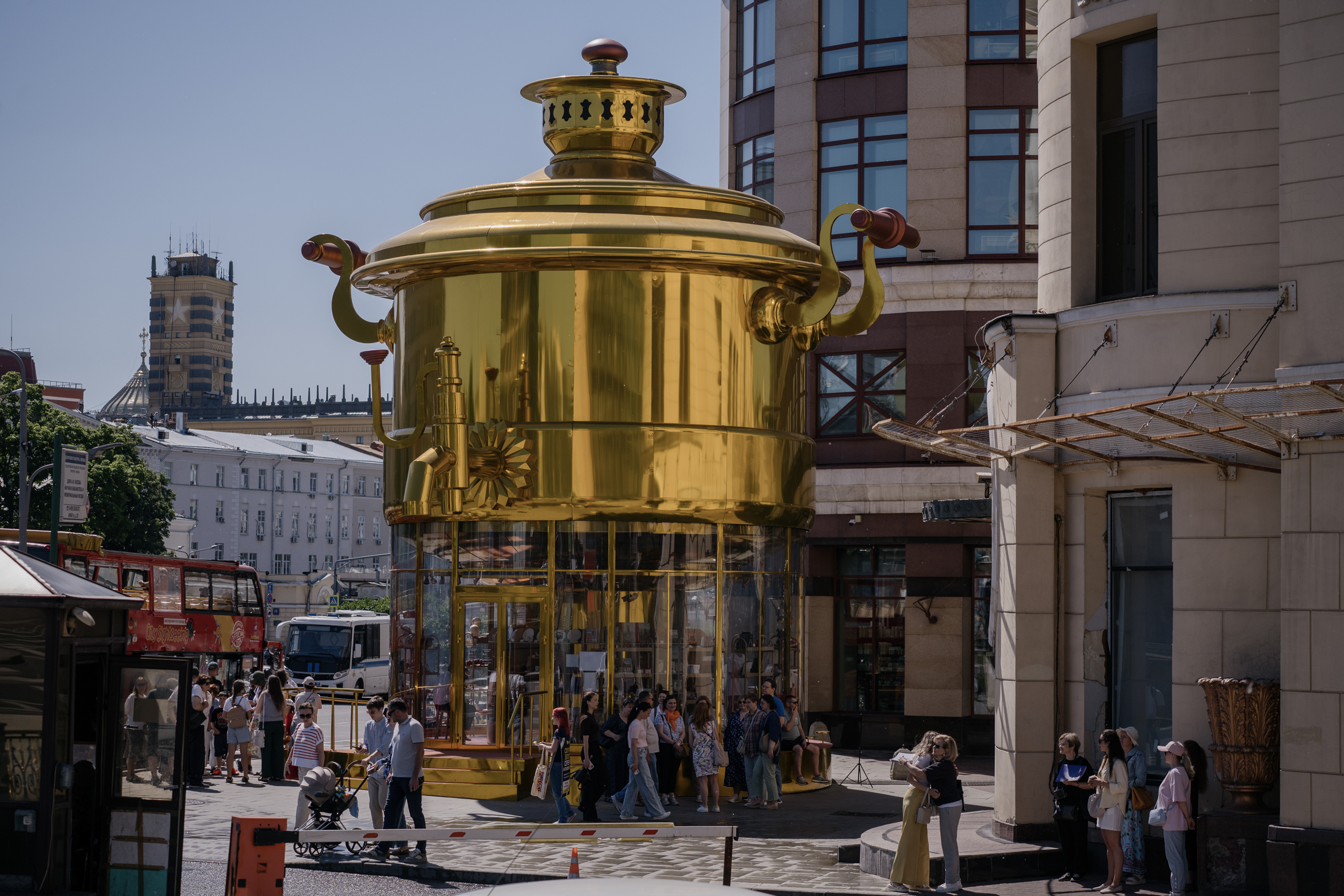 Самовар на Арбате стоит со времен «Лето в Москве» 2025 года