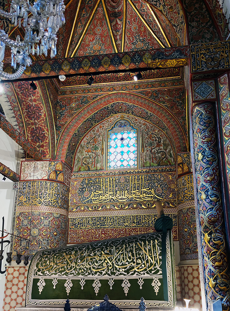 Гробница Мевляны — прекрасный образец работы мастеров резьбы по дереву 13 века