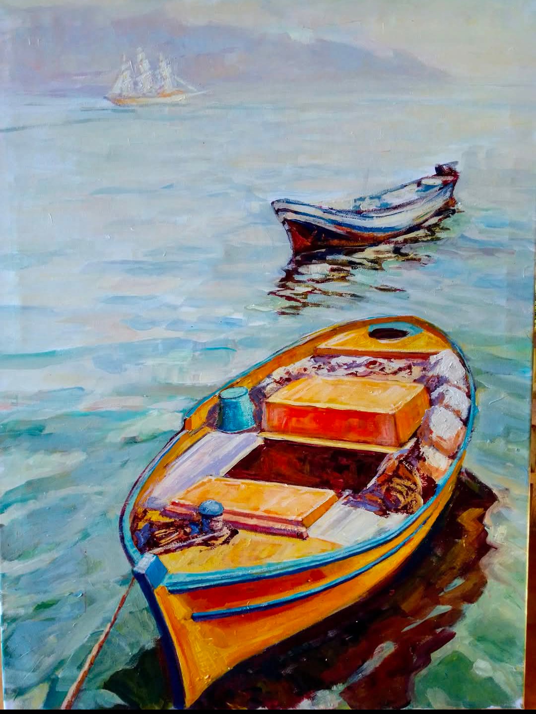 Греческая лодка. По моей фотографии в греческом городке Гитео на Пелопоннесе. Парусник на заднем плане, также, но со спущенными парусами. 60×80 сммм, акрил