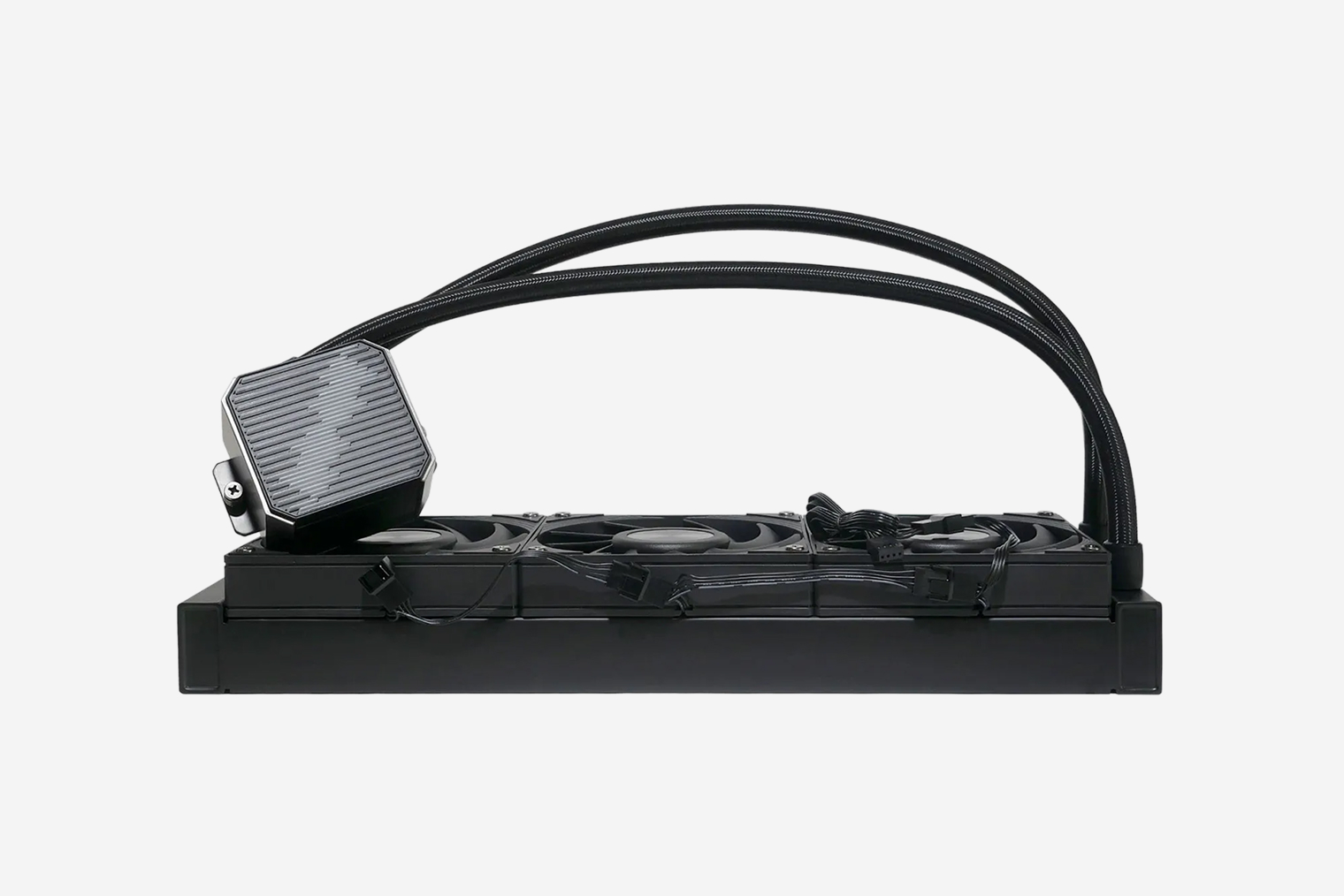 Мягкие и податливые трубки легко прокладывать в тесном системном блоке, зато жесткие не так просто случайно пережать