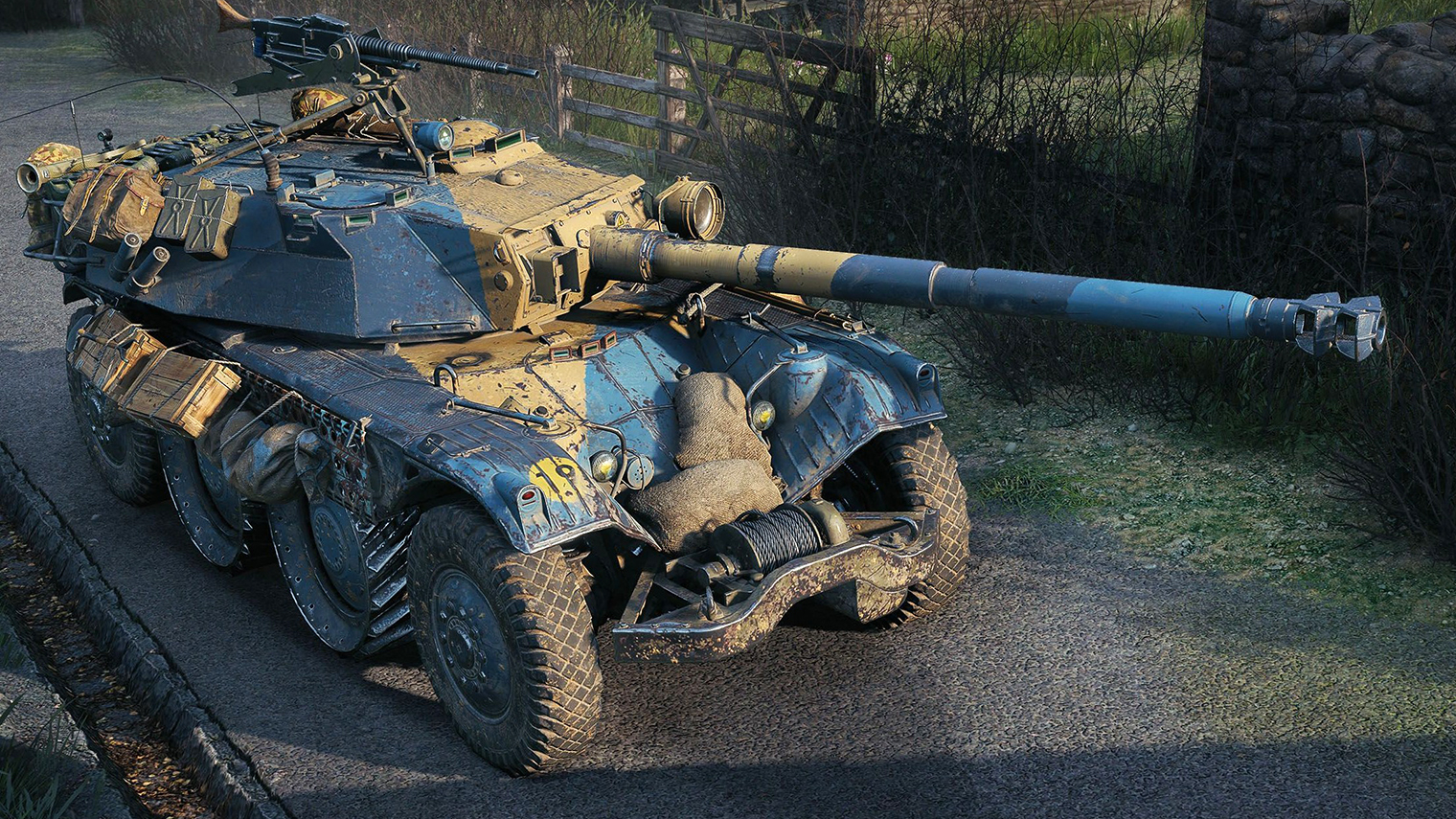 Обзор EBR 105 оставляет желать лучшего, поэтому стихия танка — постоянное движение и неожиданные врывы в тыл противника во второй половине боя
