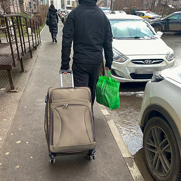 Т. помог донести вещи