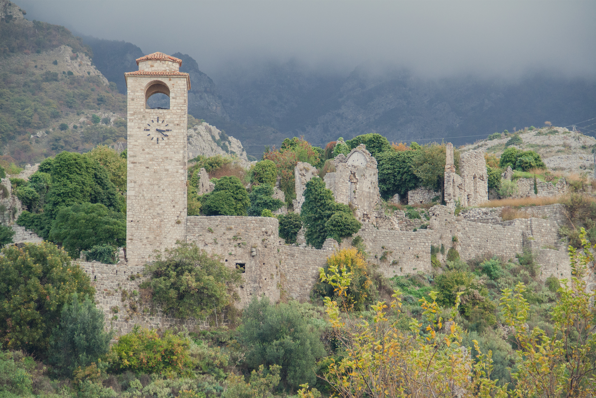 В дождливый день уехала от непогоды в Старый Бар