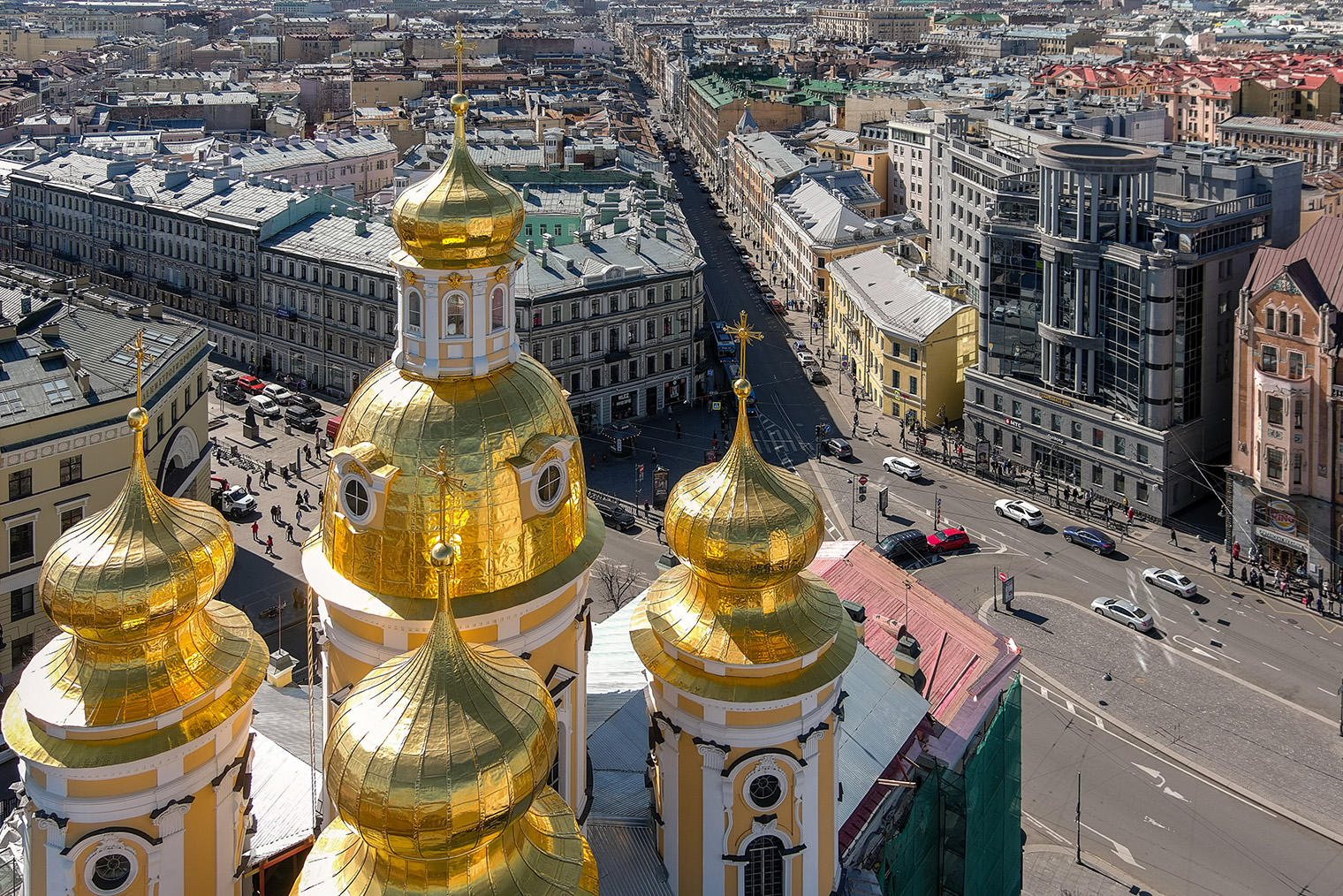 Вид на Загородный проспект и башню на Пяти углах. Фото: Петр Ковалев / ТАСС