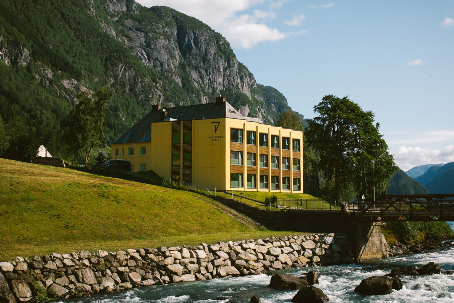 Trolltunga Hotel. Источник: fjordtours.com