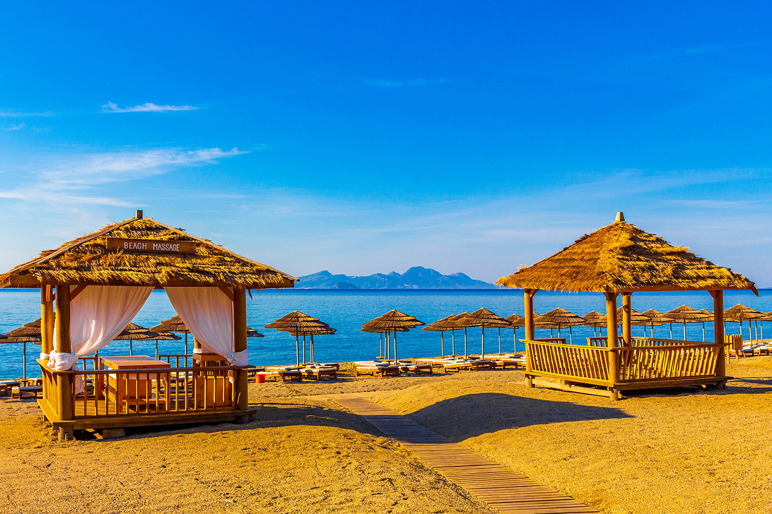 Пляж на острове Кос. Фотография: Arkadij Schell / Shutterstock / FOTODOM