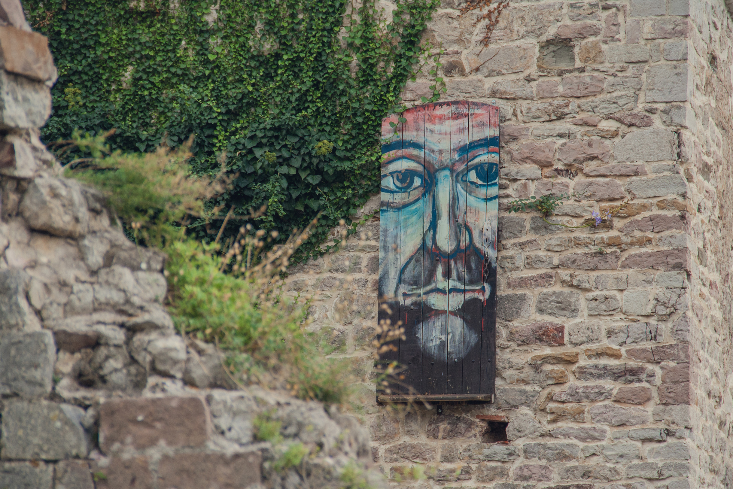 Впечатления от крепости остались неоднозначные: где-то откровенно новодел, где-то совсем руины