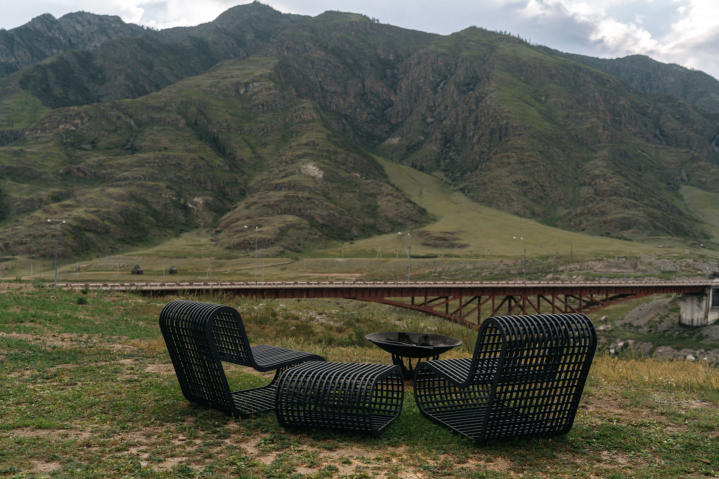 Отель взяли под шефство Аня и Кристина